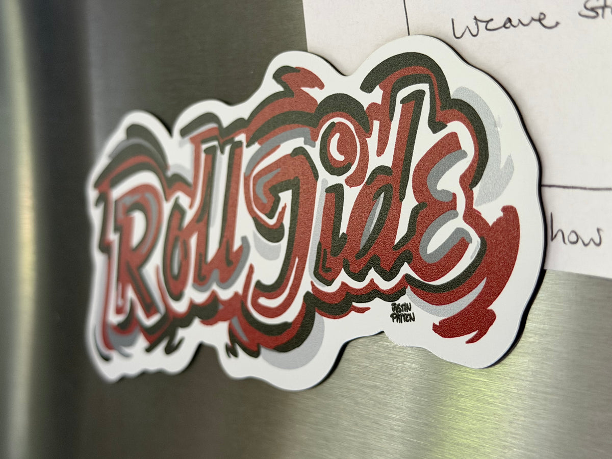 Angled view of the University of Alabama “Roll Tide” magnet